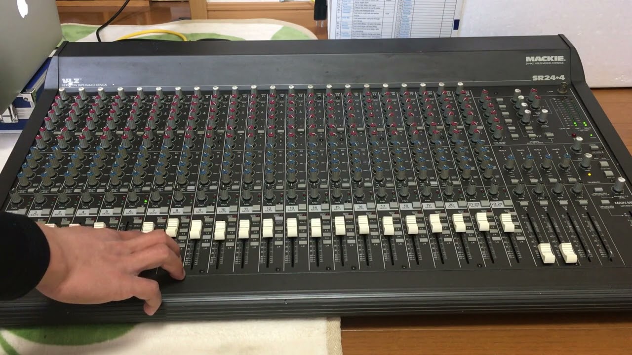 Mixer mackie vlz 24 made in usa