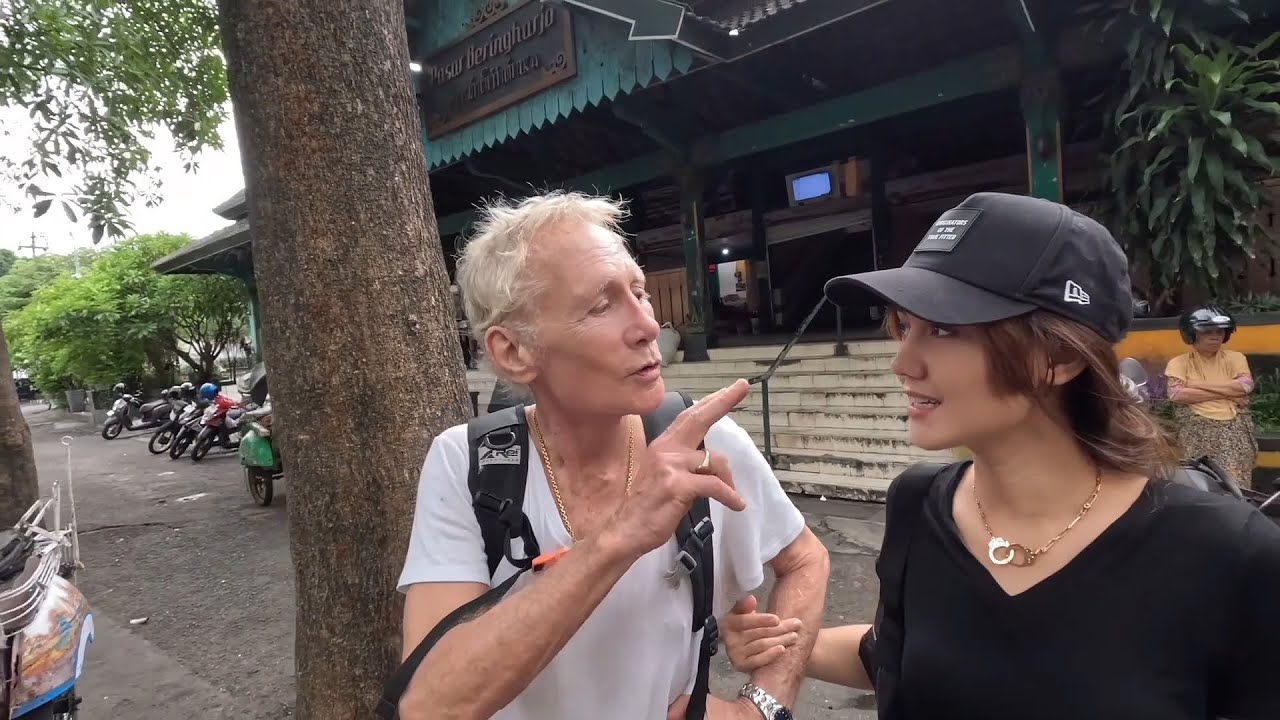 NEMENIN BAPAK BULE CARI MAMA BARU !!