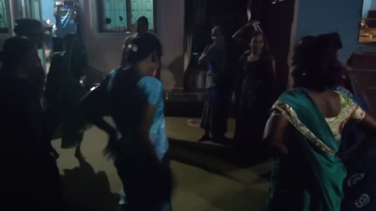 महिलांच्या जून्या फुगडी