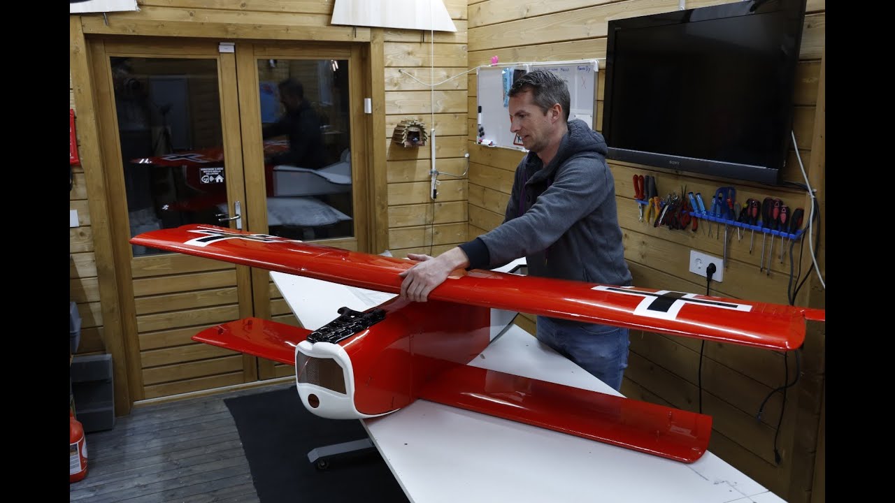 Unboxing Hangar 9 Fokker D7 II 1 to 4 scaled model airplane