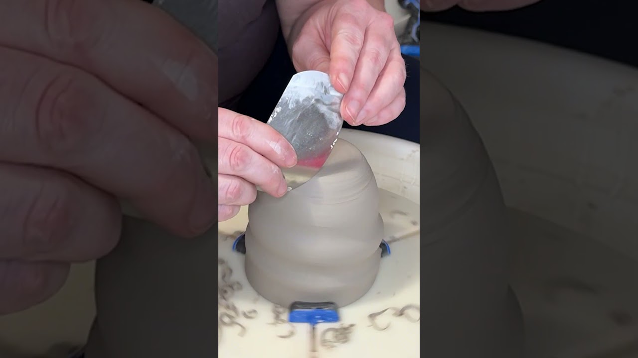 ☁️ Throwing a cloud cup on the wheel #pottery #fullprocess #relaxing