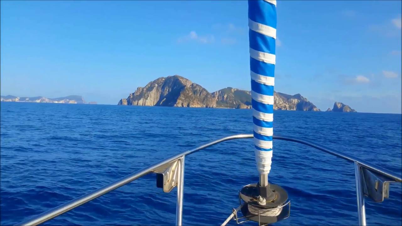 NAVIGATIE PRINTRE INSULE