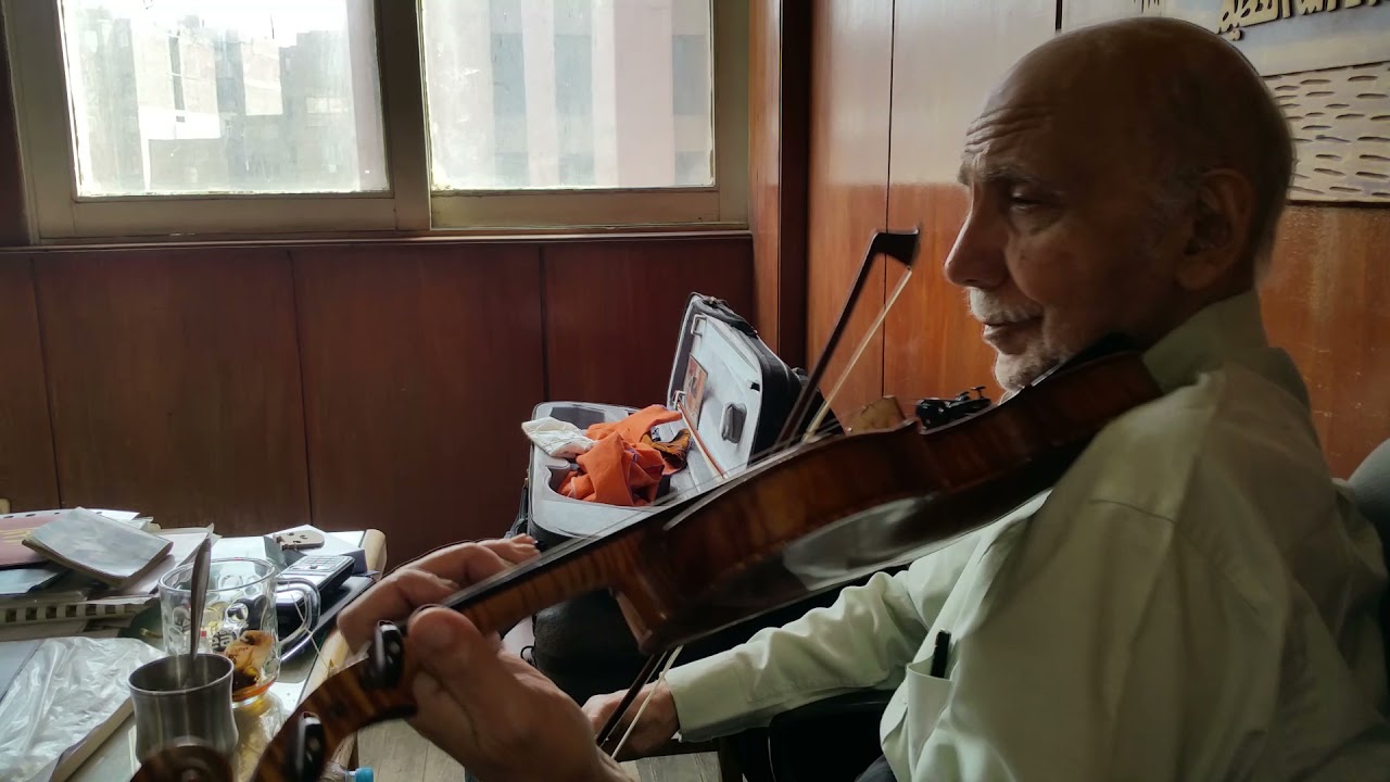 فيلسوف الكمان ، سعد محمد حسن ، يغني من قد إيه كنا هنا