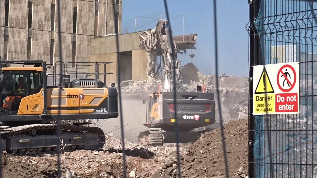 LAST OF THE COURT BULDINGS DEMOLITION BLACKPOOL 19/06/2025  CHAPEL STREET BONNY STREET