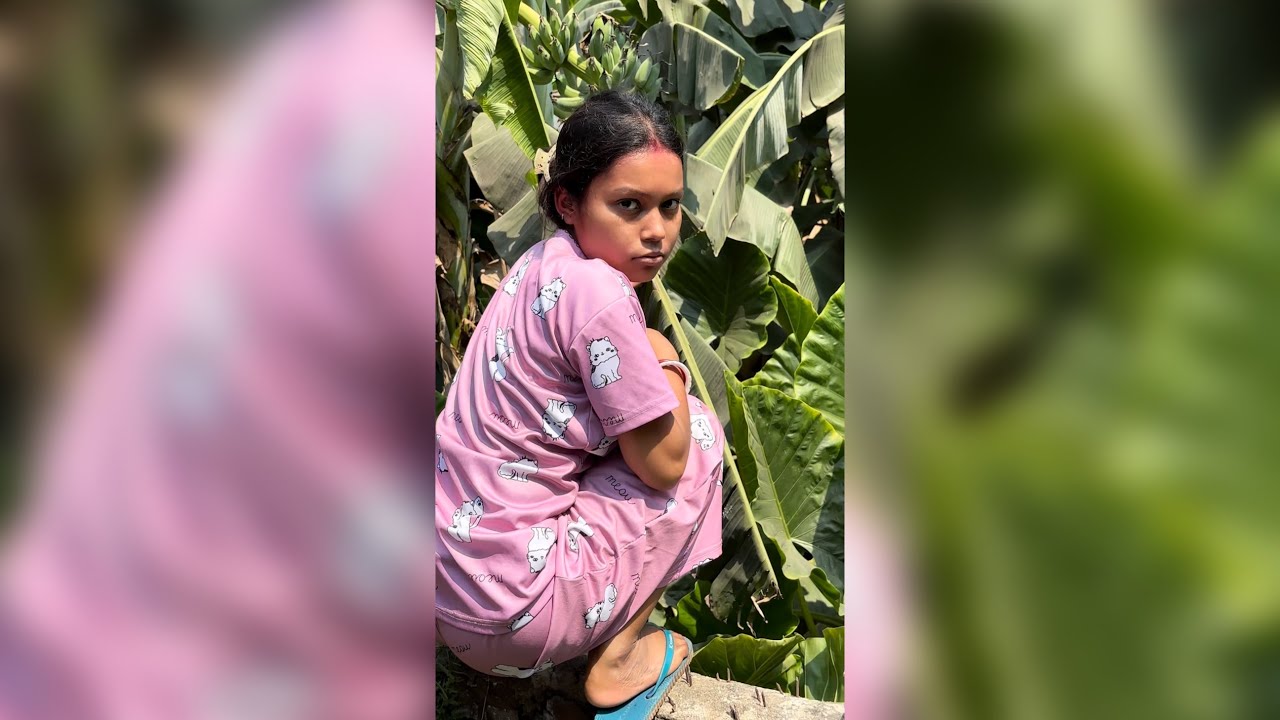 আজ অনু পাশের বাড়ি চুরি করতে গিয়ে হাতেনাতে ধরা পরল