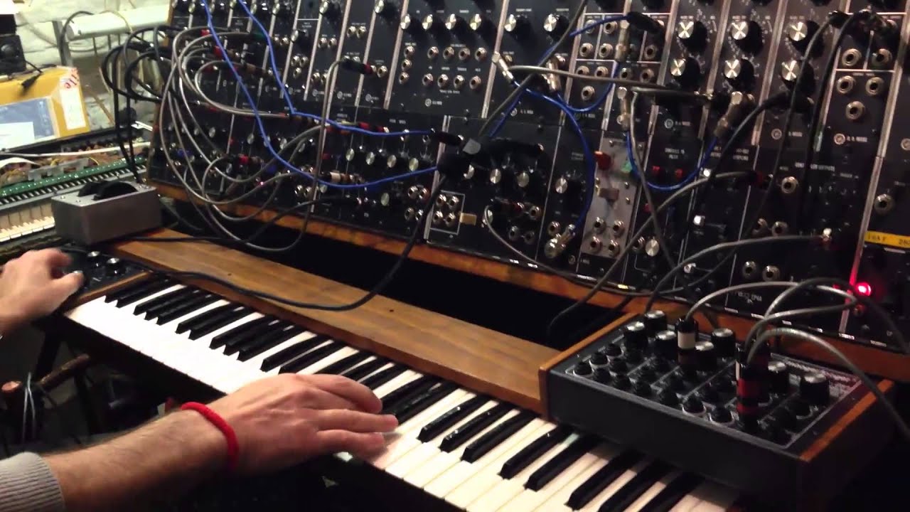 Doepfer A100 v Moog Modular