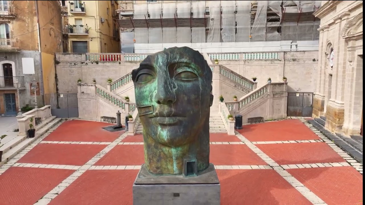 Il Tindaro di Mitoraj arriva a Caltagirone