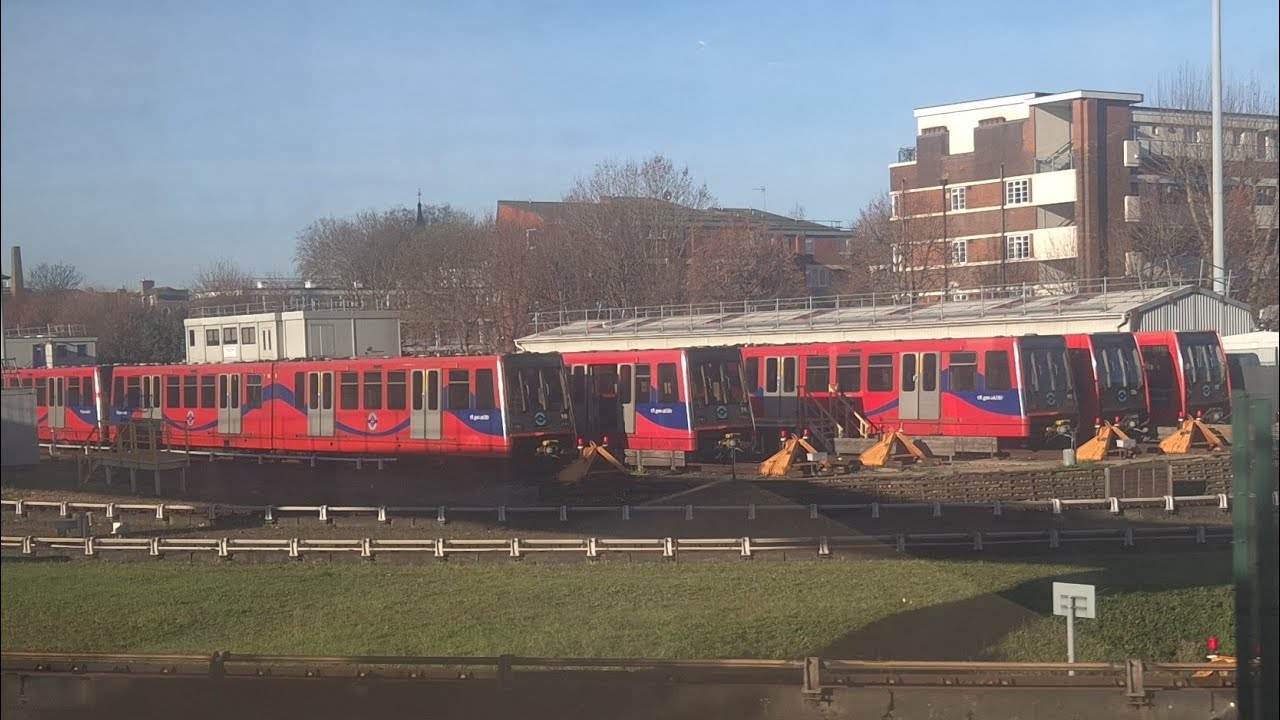 DLR - Full Route 1/6 - Woolwich Arsenal 》Bank