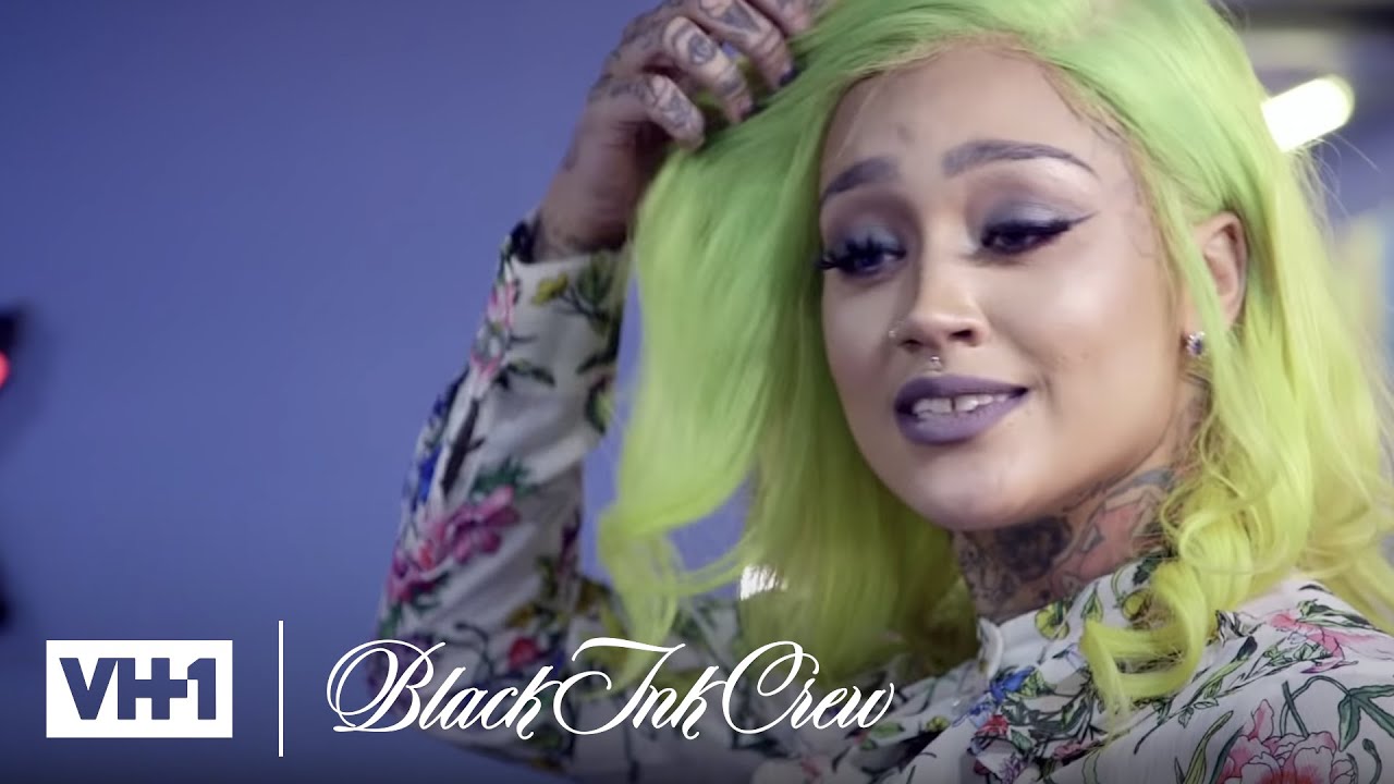 Donna Gets Smacked by the New Manager | Black Ink Crew