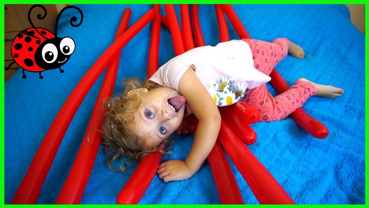Video Educativ Learn Colors with Balloons Five Little Babies jumping on the Bed