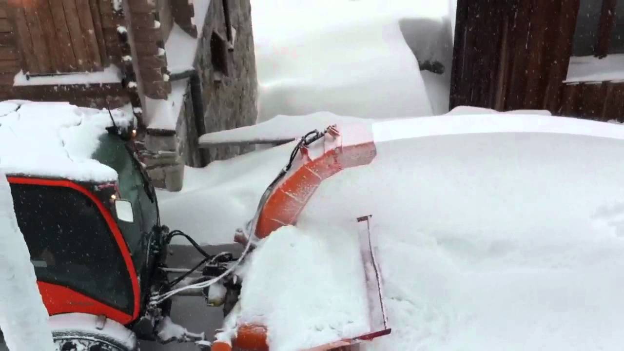 Holder C4-74 Snow Blower in Tignes 2011(3)