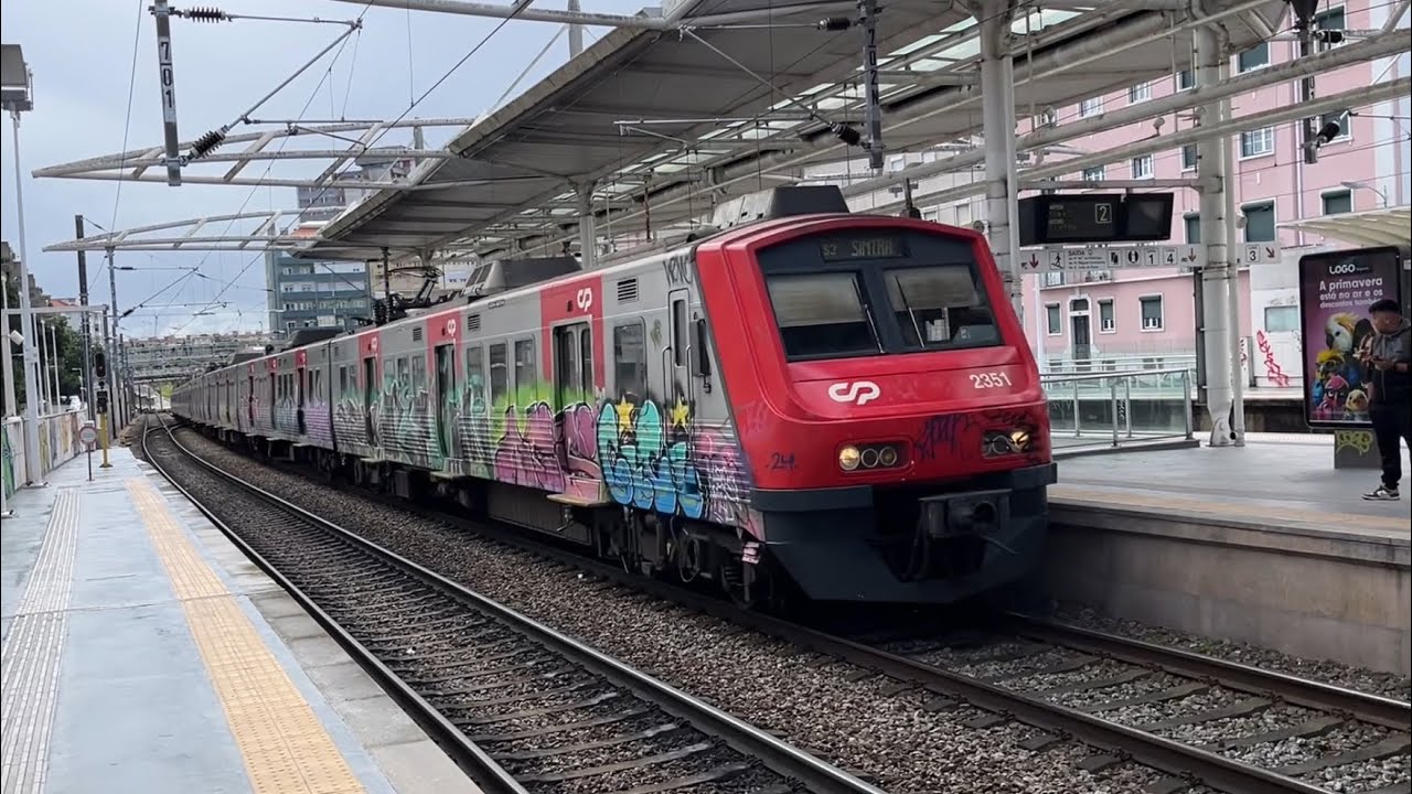 SIEMENS GTO-VVVF MOTOR! Riding the CP 2300 Siemens EMU Train from Roma Areeiro to Lisboa Oriente