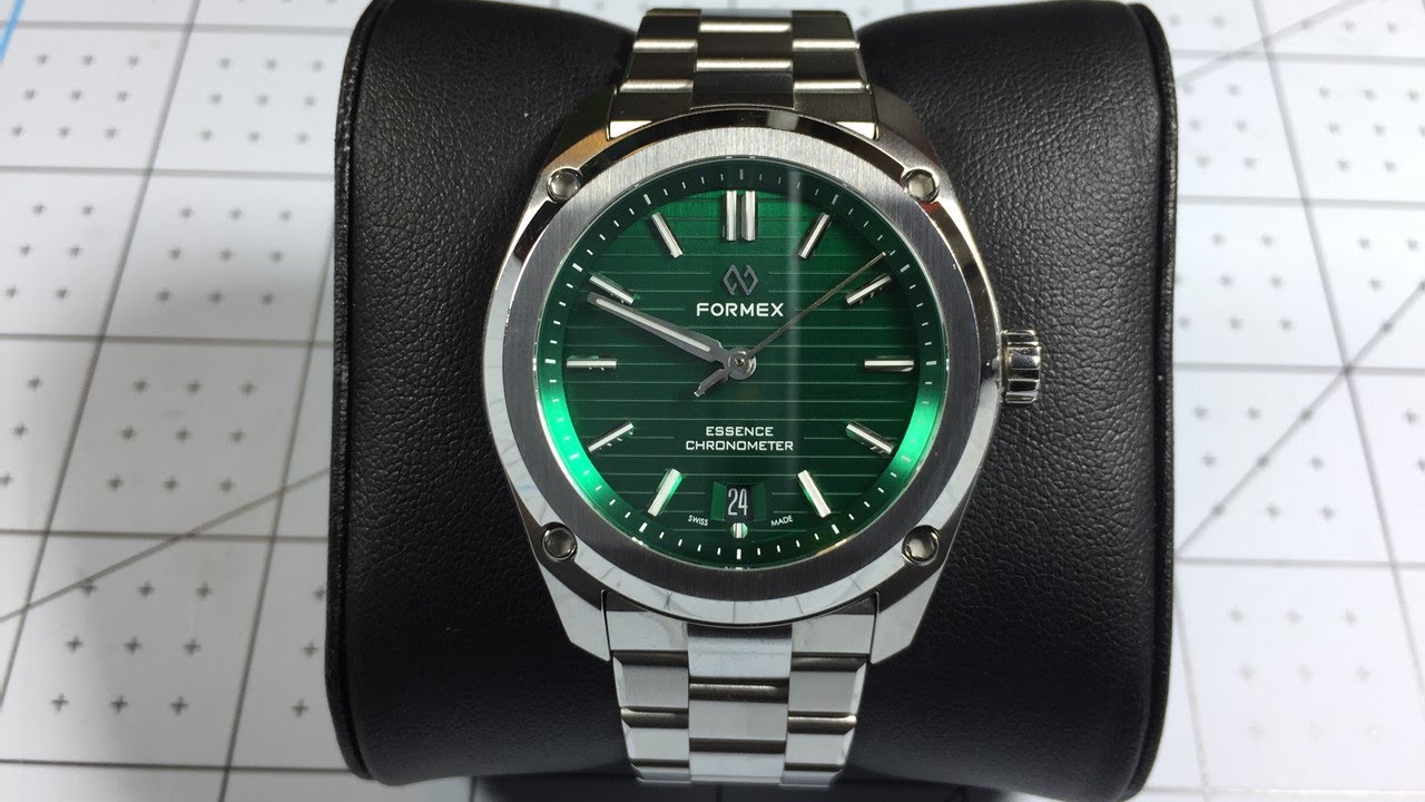 Formex Essence ThirtyNine Review, a gorgeous watch, but how does it compare to the 43mm version?
