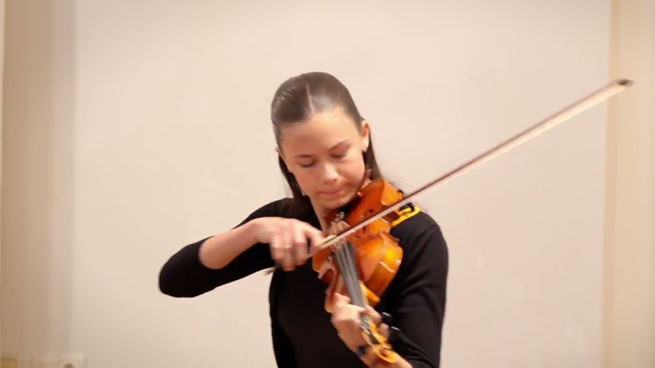 Viktoria Aurelia Höck plays Georg Philipp Telemann, Fantasia No. 12 for Solo Violin, May 2025