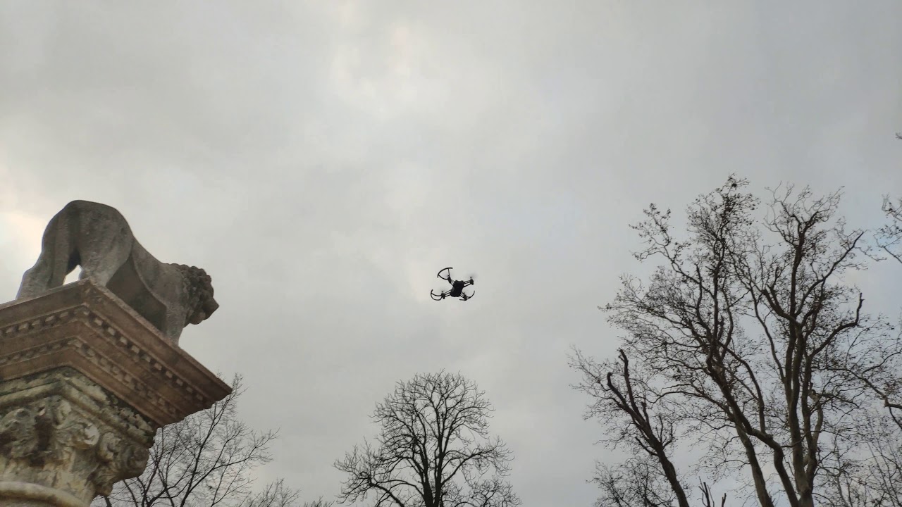 Test dronu REDPAWZ R020 nehoda_1