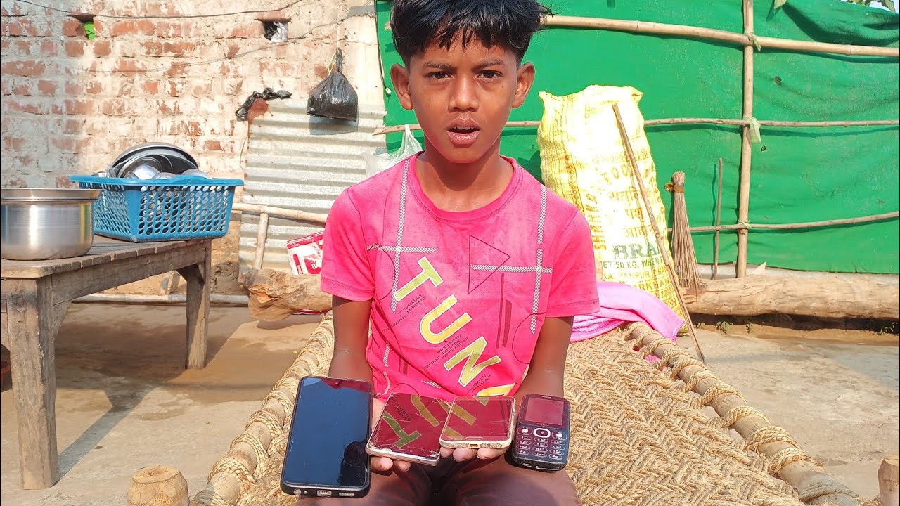 Pura Ghar ka mobile collection 😳😁