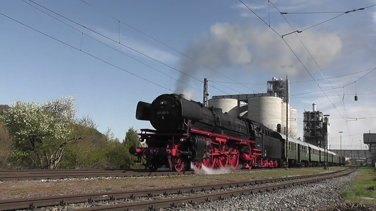 Osterdampf mit 001 180-9 zwischen Nördlingen und Donauwörth am 17./18.04.2022
