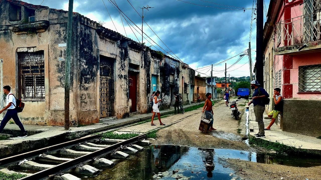 This is what the city of Matanzas, Cuba looks like (a walking tour) - LA to Argentina -[CUB - Ep.64]