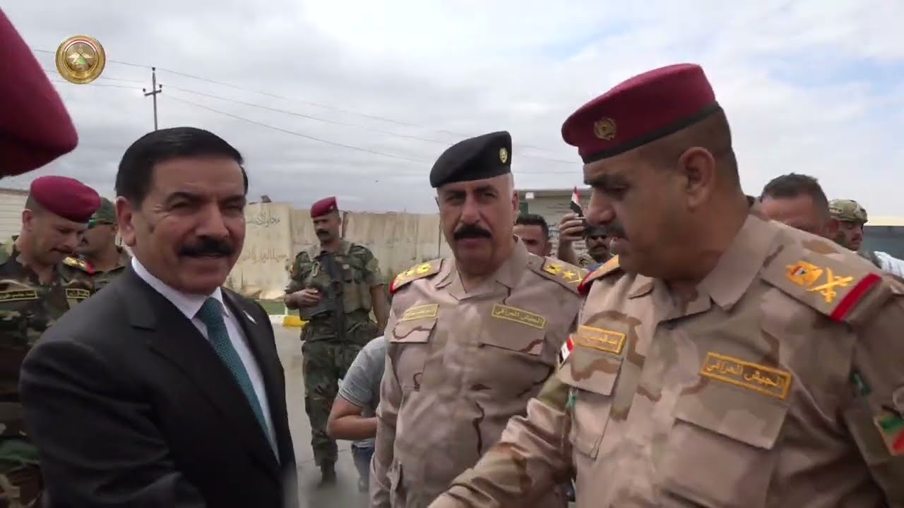 وزير الدفاع يزور قيادتي عمليات صلاح الدين وسامراء