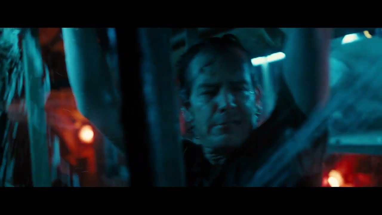 sinking scene - Black Sea movie