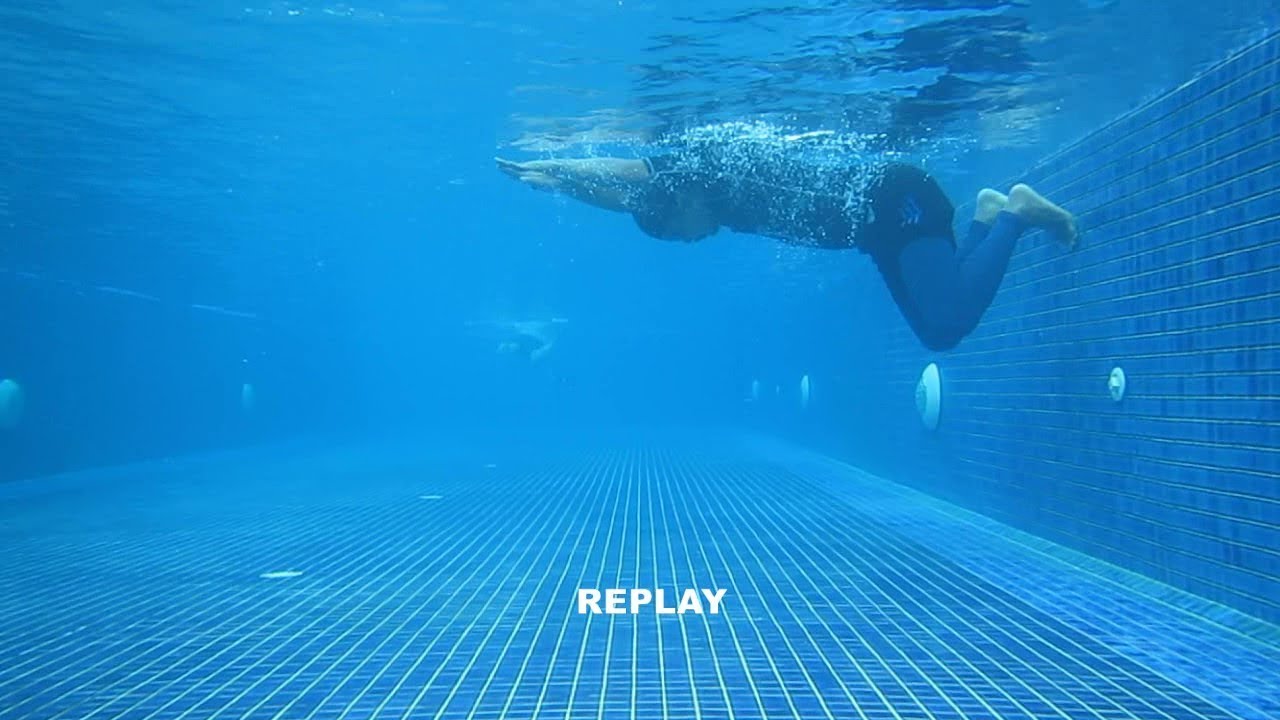 Belajar meluncur di kolam dalam (seri tips renang)