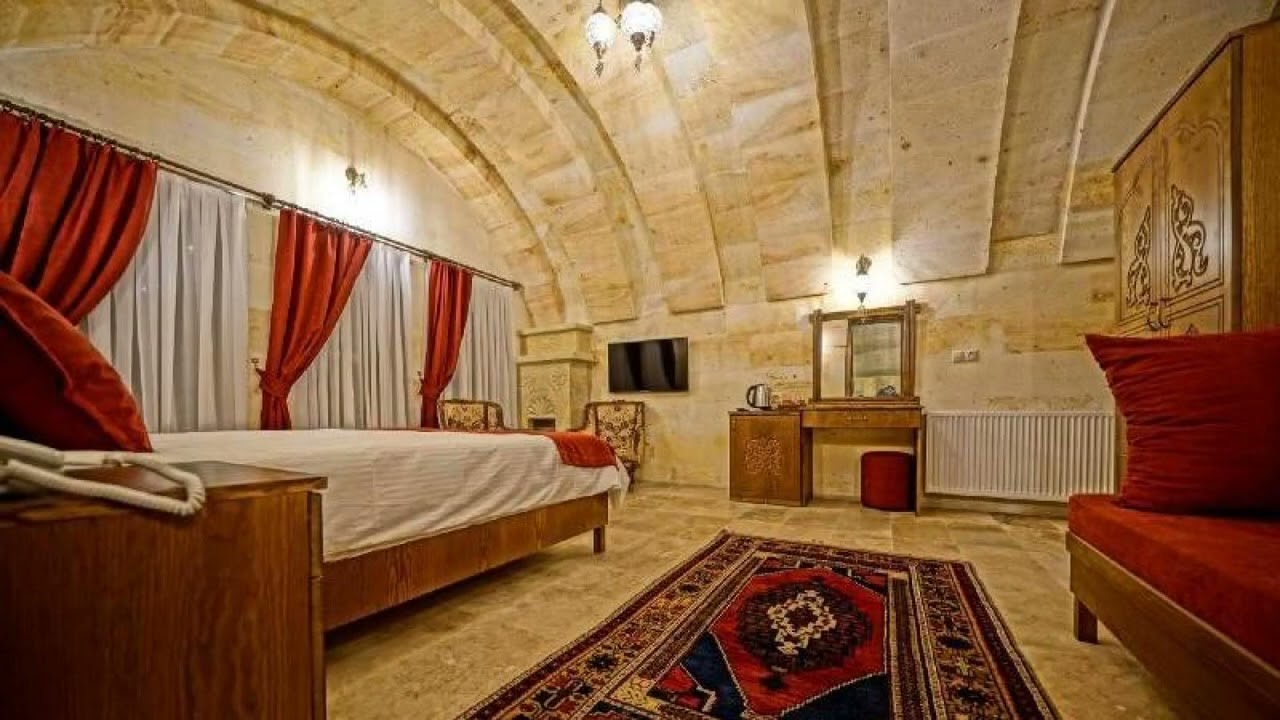 Balloon Cave Hotel, Goreme, Turkey | Geeta Travel Gallery
