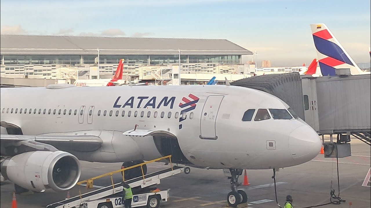 LATAM Airlines (Colombia) LA4009 MDE-BOG Bogota Arrival (Short Report)