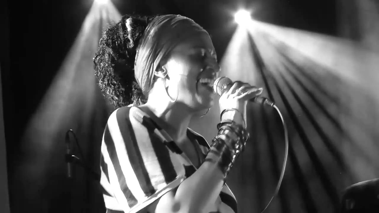 SIYOU'n'HELL - voiceless - live 2010 (HQ Sound)