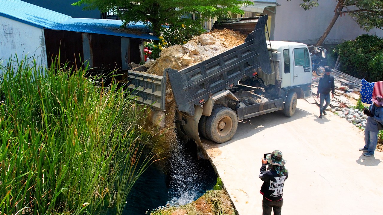 Exquisite Risky Starting Huge Space Whole Pond Was Deleting With Dumper Truck5T & Dozer D2AErase!