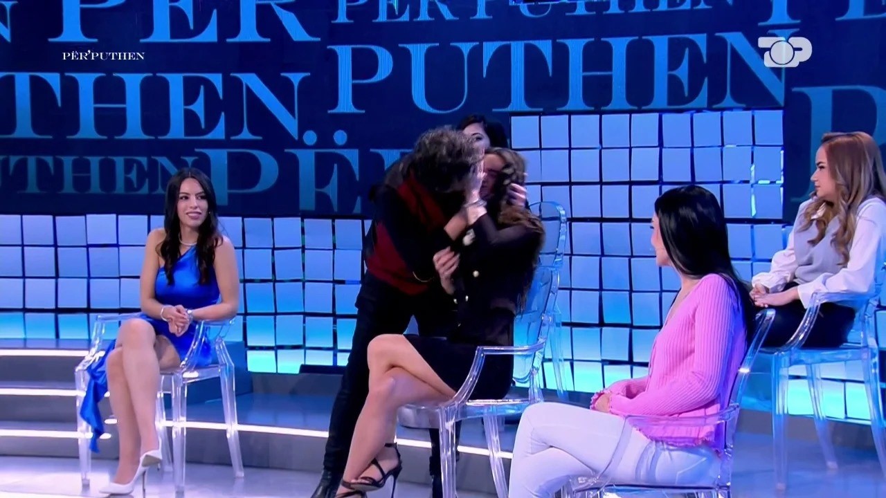 Top Channel/ E paprecedentë në Përputhen, puthi pa leje Esmen, çfarë ndodhi me Laert Vasilin