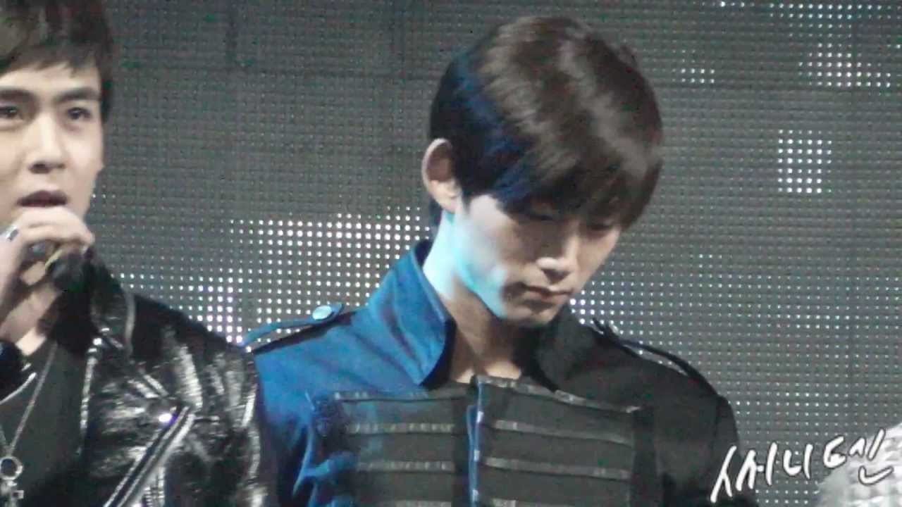 [Fancam] 20120215_2pm_Taecyeon_LookOptical_Another Dream Party_Hand_Up&니가밉다_택연