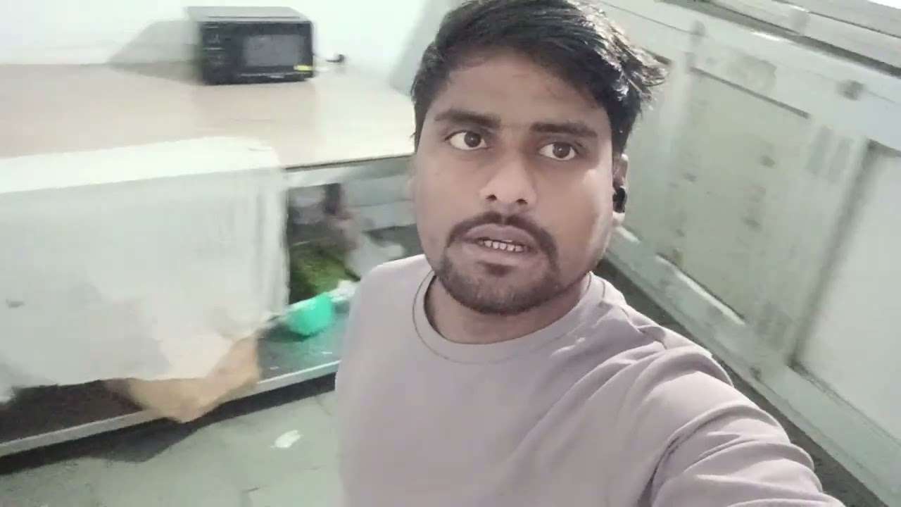 "तू आया और मेरी दुनिया में सब रंग भर गए।""तेरी हंसी में छुपा है मेरे दिल का चैन।
