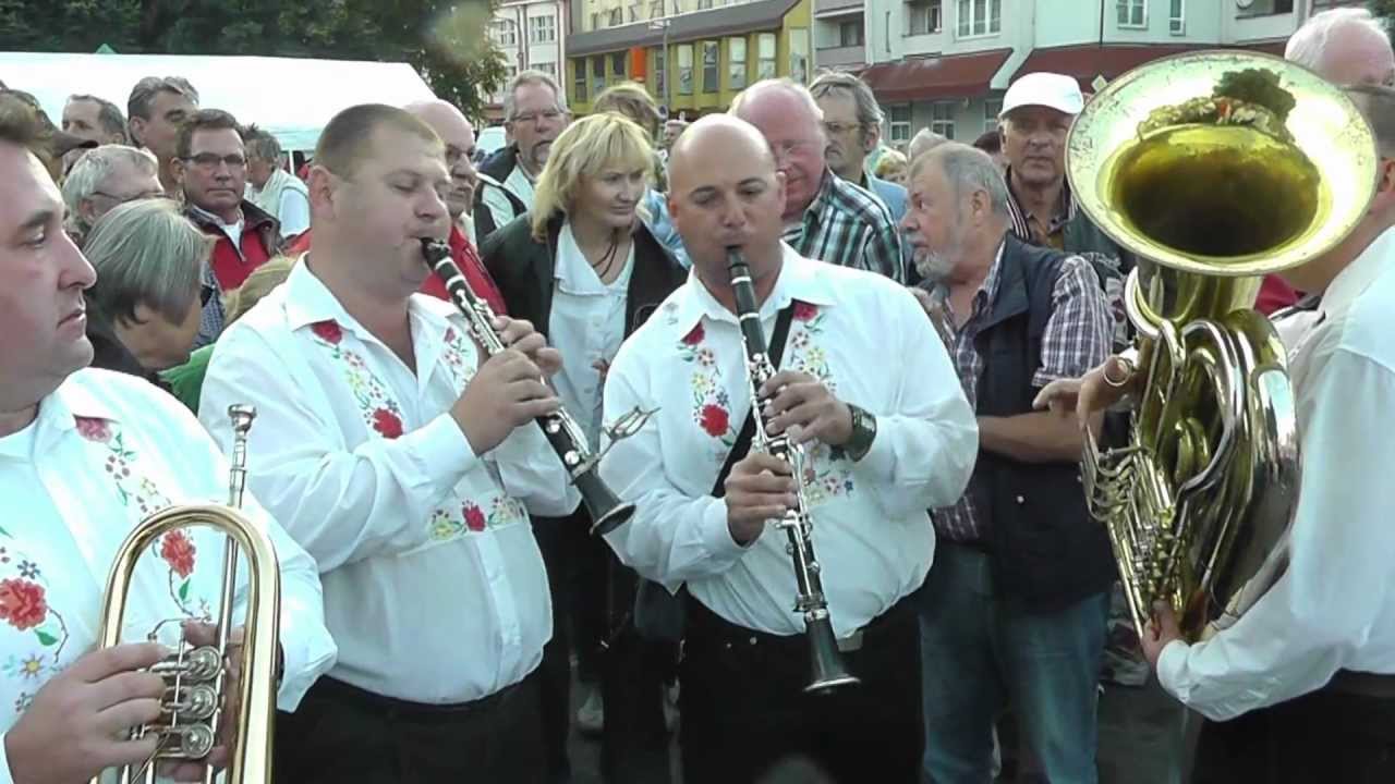 KUBESOVA SOBESLAV 2012--VACENOVJACI NA NAMESTI