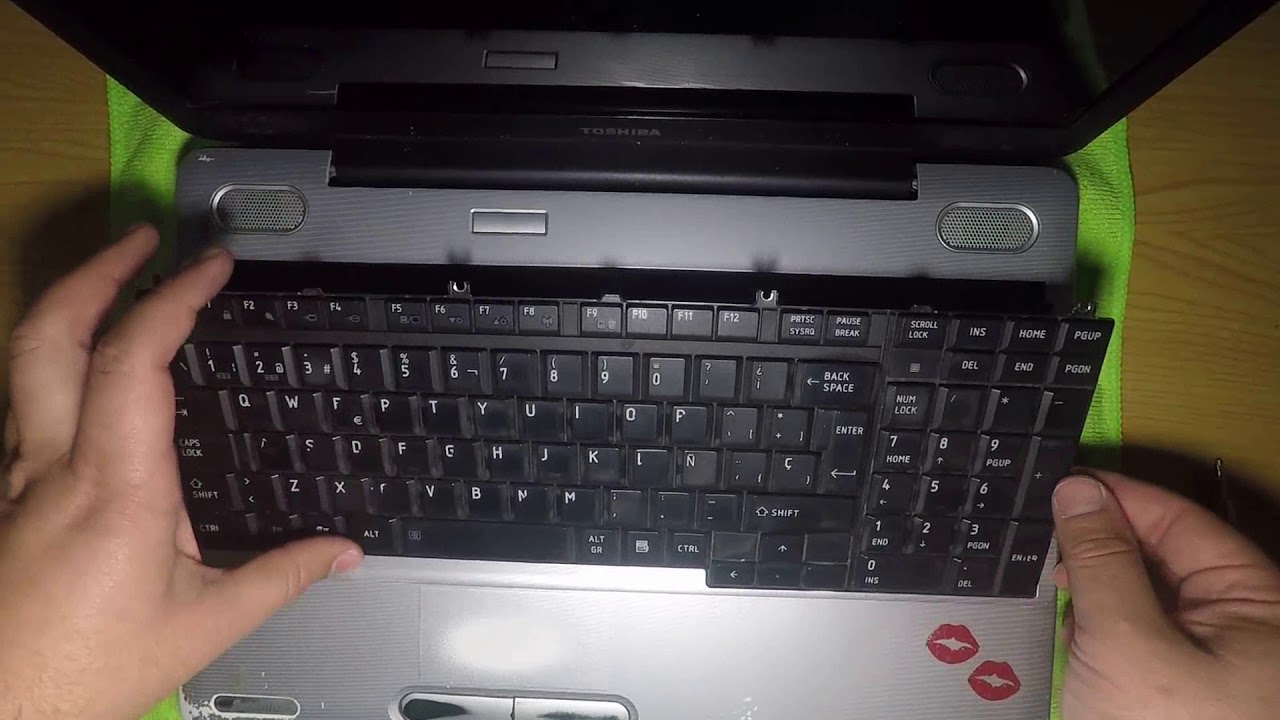 Desensamble Toshiba Satellite L505D
