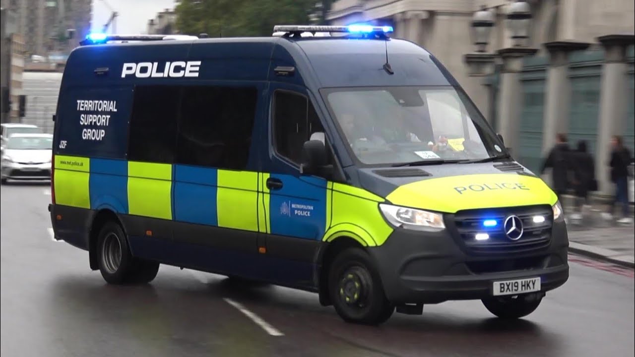 NEW Territorial Support Group vans & Commander responding - x14 vehicles!