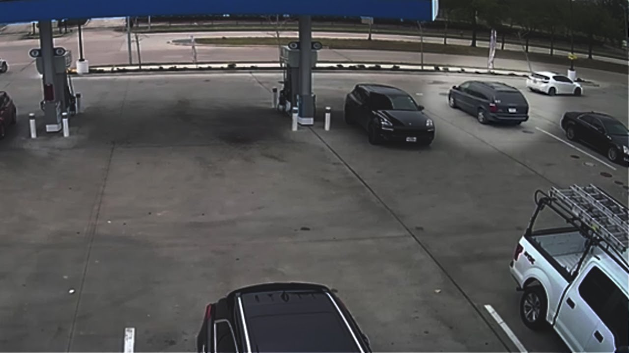 Massive fuel heist: Suspects steal 1,000 gallons of gas from Houston gas station | LiveNOW from FOX