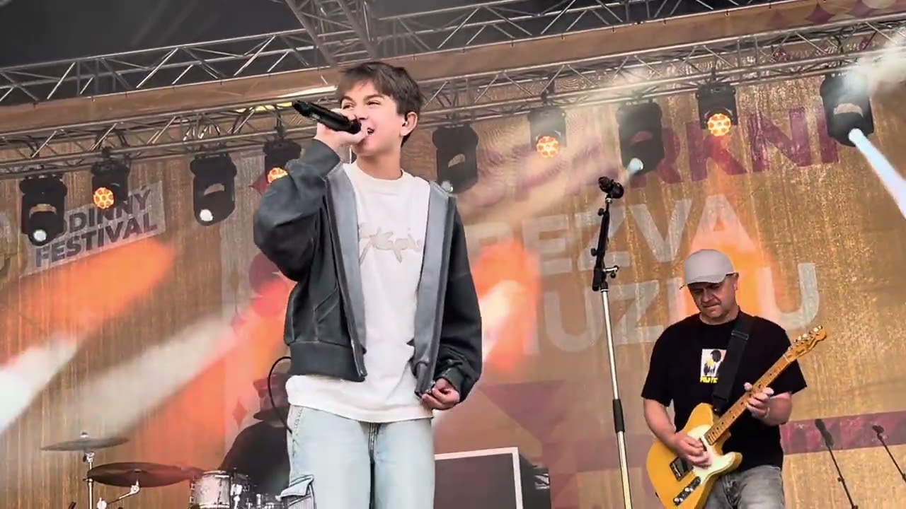 Bezva fest koncert Matěje Plška ( písnička Nebe )