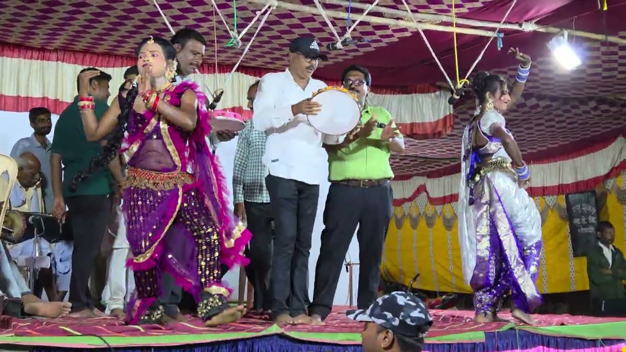 तुझी घागर नळाला लाव पाणी सुटायला लागलं | Gaavran Majamasti Special Dandar Performance