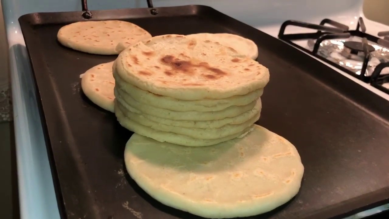COMO HACER TORTILLAS SALVADORENAS DELICIOSAS!!! COMO TORTIAR