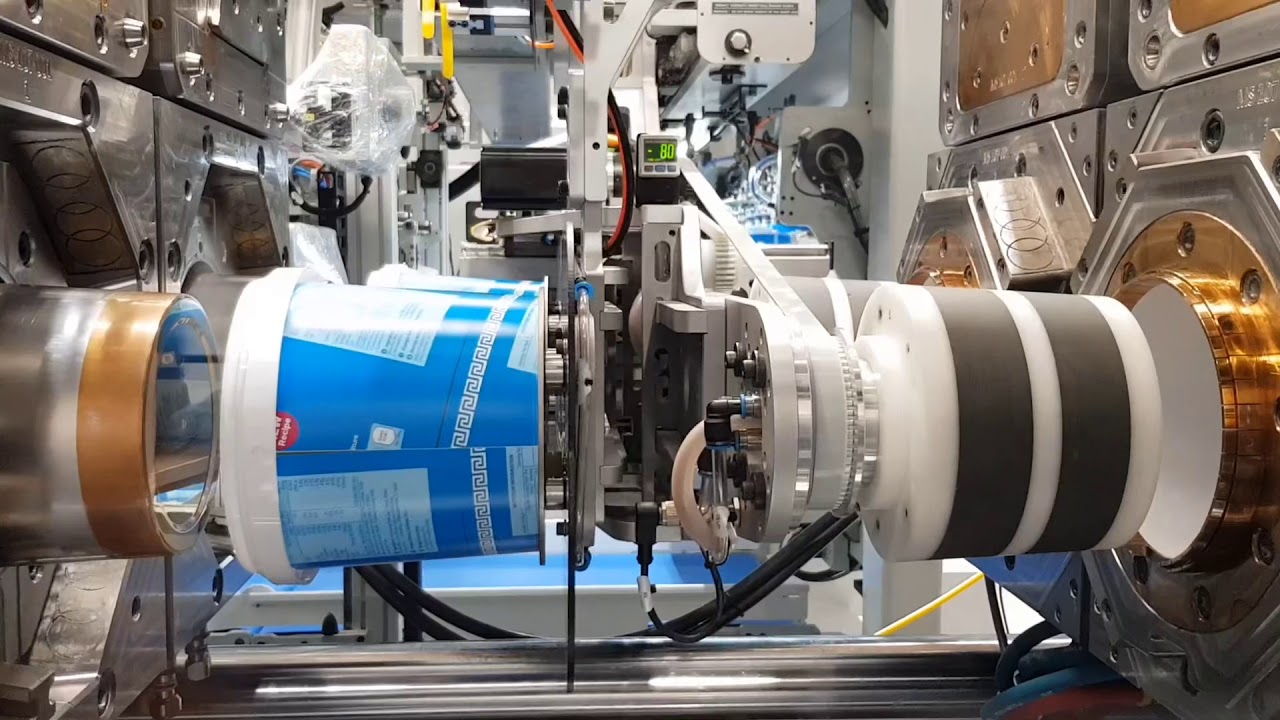2,5 liter pail IML Robot integrated handle assembly