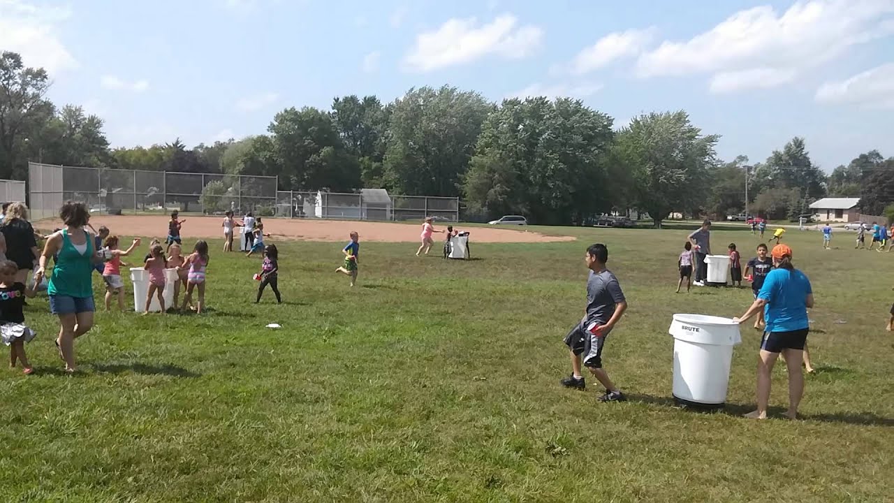 Kids water fight 2014