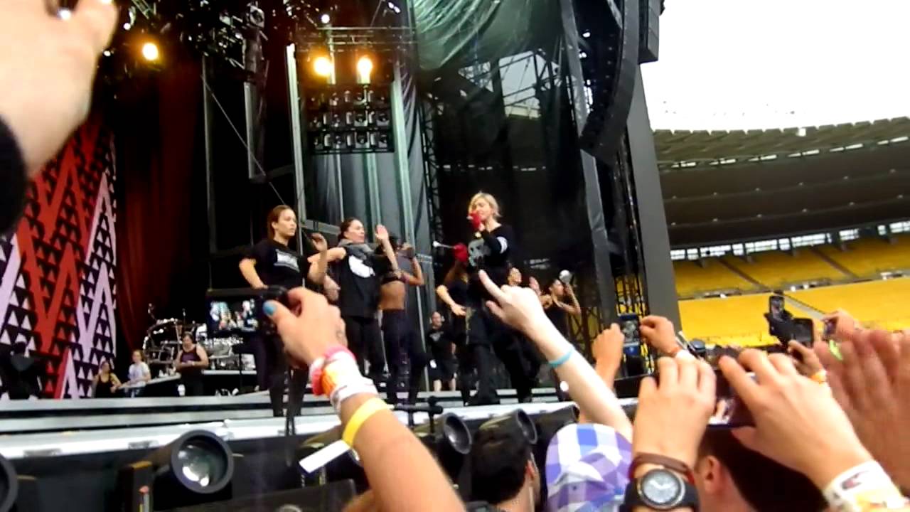 Madonna-Express Yourself (Rehearsal of MDNA TOUR in Vienna)