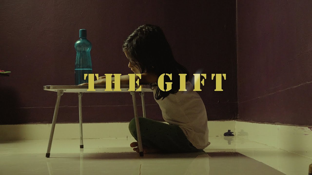 THE GIFT | HORROR SHORT FILM | NO DIALOGUE