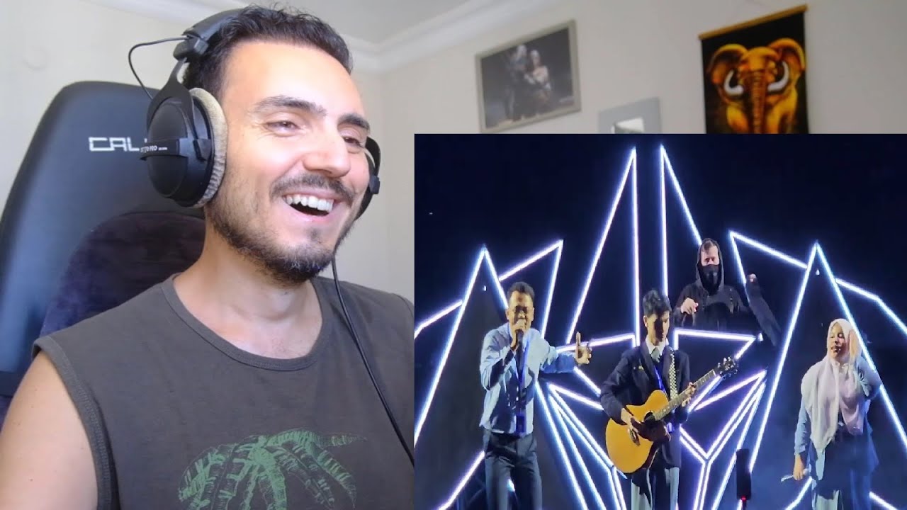 Guru Tri Adinata & Muridnya Di SMA Al Azhar Medan Tampil Di Alan Walker World Asia Tour Reaction