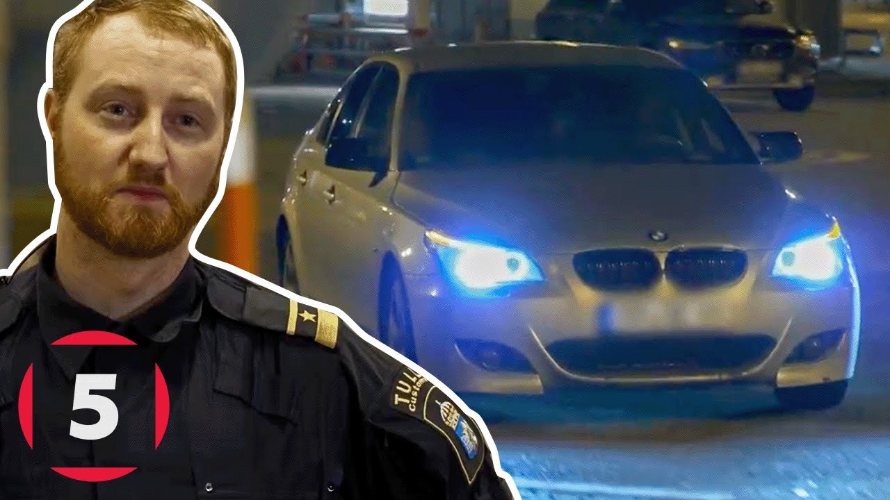 Tolderne stopper en bil med mistænkeligt hulrom | Grænsevagterne - Sverige | Kanal 5 Danmark