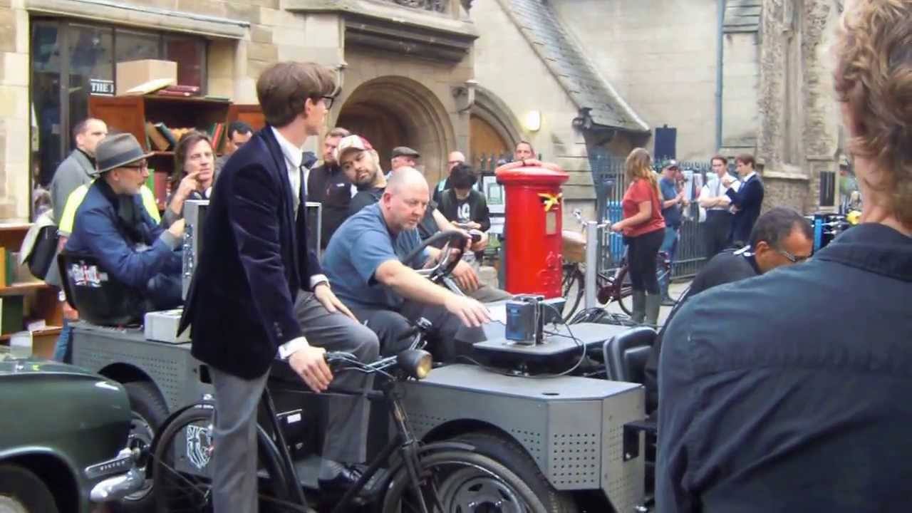 Eddie Redmayne filming in Cambridge The Theory of everything (September 2013)