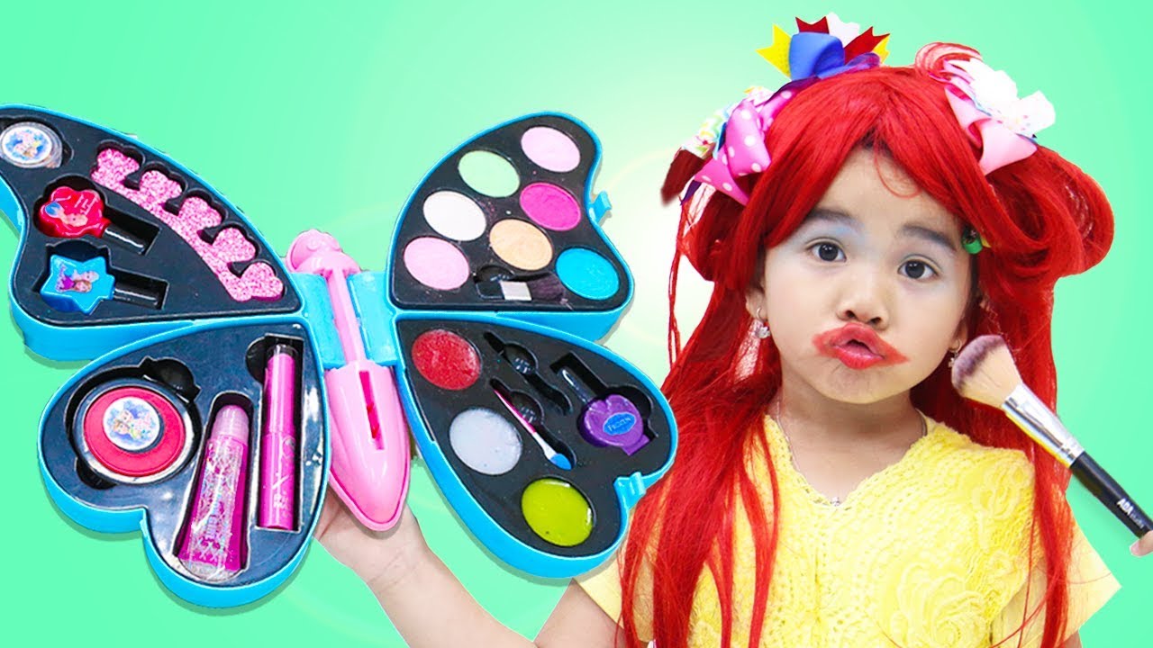 Suri Dress Up & New Make Up Toys Pretend Play with Kids Toy