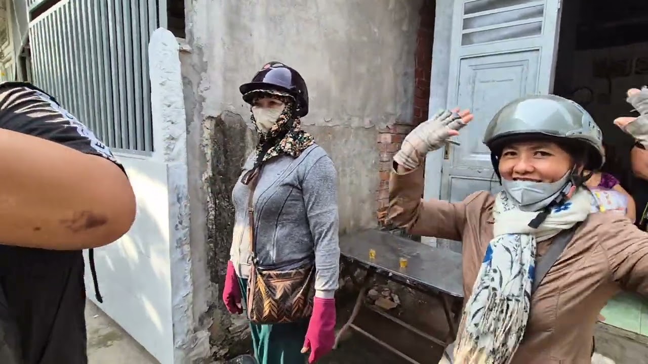 Phát quà tết cho các cụ tuyến Bình Thủy + Phong Điền + Bình Minh.