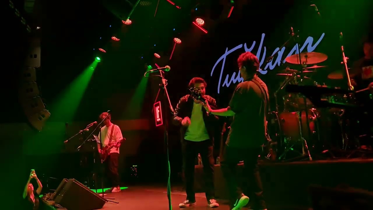 Tuğkan - Ellerimde Çiçekler (İlhan Şeşen) | Live @IF Beşiktaş 27.09.24