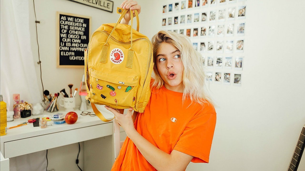 What's In My Backpack + Fjallraven Kanken GIVEAWAY!!